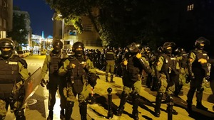 OSTRO! Władze prowokowały starcia podczas protestów przeciwko obostrzeniom! To jednak nie koniec…