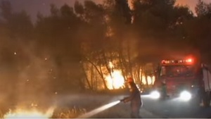 Kto stoi za pożarami w Grecji?