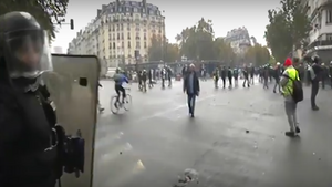 Na ulicach Paryża znowu niespokojnie. Żółte kamizelki protestują, policja używa gazu