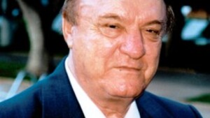 Chcą usunąć Jana Kobylańskiego - prezesa USOPAŁ z "czarnej listy" MSZ