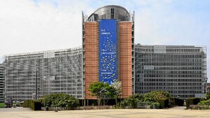 Groźba dwuwładzy w Polsce. Czy rząd ulegnie naciskom ze strony UE? 