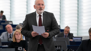 Timmermans powiedział to wprost! Będzie dążył do wymiany rządu w Polsce i na Węgrzech
