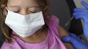 Zarekomendowano szczepienia na COVID dla... małych dzieci