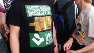 Fotorelacja. Walkowerem patrioci oddali lewicy targi książek w Warszawie