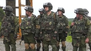 "Iwan, Sasza i Wasja". Geriatryczna drużyna nowych żołnierzy w Rosji? [Wideo]