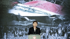 Beata Szydło uczciła pamięć ofiar katastrofy smoleńskiej [WIDEO]