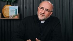 Jezus był komunistą? Ks. Gniadek: "My chcielibyśmy sobie podzielić świat np. na kapitalistów i socjalistów..."