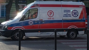 Pijany kierowca karetki jechał po pacjentów! W pojeździe puste butelki po wódce
