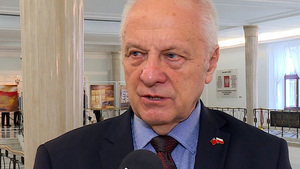 Niesiołowski o słynnym księdzu homoseksualiście: „Idiota”