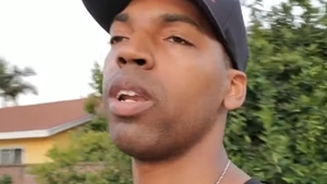 Aktywista BLM twierdzi, że to "biali nacjonaliści" przebierają się za Murzynów i wszczynają strzelaniny 