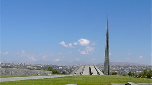 Armenia: obchody rocznicy ludobójstwa Ormian na wzgórzu Cicernakaberd