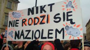 Fotorelacja z pierwszego Marszu Niepodległości. Zobacz jak daleką drogę przeszliśmy od 2010 roku