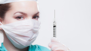 Lekarka przyjęła SZCZEPIONKĘ Pfizera. Trafiła na intensywną terapię