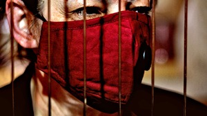 Brytyjskie media: "Lockdowny spowodowały prawdopodobnie więcej zgonów niż covid"