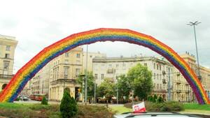 Od poniedziałku pikiety na placu Zbawiciela przy tęczy