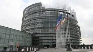 Europarlament debatuje o surogacji
