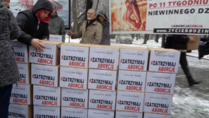 Los dzieci ponownie w rękach posłów! Po świętach Sejm rozpatrzy projekt zakazu aborcji