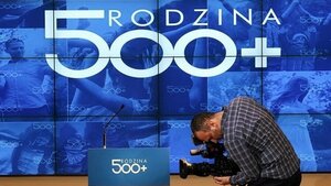 Idzie kryzys! Czy 500+ powinno być ograniczone? 