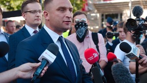 Robert Bąkiewicz NISZCZY TVN! "Jesteście manipulatorami i kłamcami publicznymi!" [WIDEO]