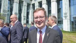 Poseł Winnicki sprzeciwił się dopuszczaniu „dewiantów do służby w Wojsku Polskim"