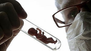 Propagatorzy sztucznego rozrodu nie mogą znieść prawdy o in vitro