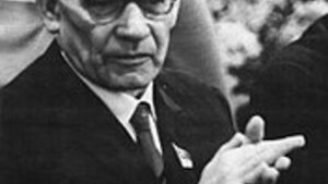 Syndrom irracjonalnych oczekiwań. Polacy i Gomułka w 1956 roku