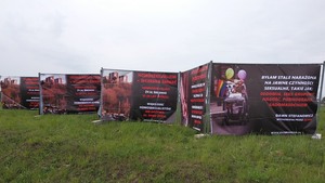 Prawda o LGBT - wystawa #StopDewiacji stanęła w Chojnicach