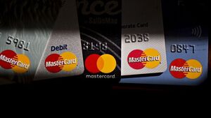 Koronawirus przydatny w wojnie z... gotówką! 