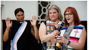 LGBT to już nawet nie ideologia, ale religia! Troje zmiennopłciowców-pastorów odprawiło "mszę" na Kubie