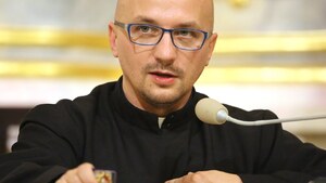 Oburzające! O. Kramer o Benedykcie XVI: "Jednak chyba lepiej, aby papieże umierali"