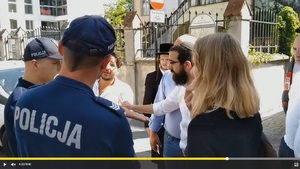 Atak na PiS? Krakowska Gmina Wyznaniowa Żydowska wyrzuciła z synagogi chasydów z Chabad Lubawicz