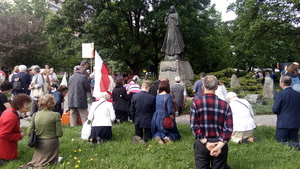 Władza pochodzi od Boga - stąd kara śmierci i hierarchia w społeczeństwie