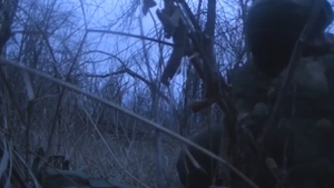 To już chyba wojna. Strzelaniny i zniszczenia w Donbasie. Ukraina i separatyści obwiniają się nawzajem. Pojawili się nawet rzekomo polskojęzyczni sabotażyści (WIDEO)