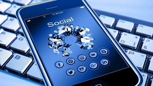 Wojna o social media. Szef Parlera musi się ukrywać z powodu gróźb