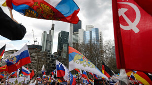 SZOK! Zwolennicy Putina wychodzą na ulicę w Niemczech! 