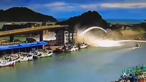 Tajwan: runął 140-metrowy most