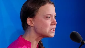 Greta Thunberg ma swój pomnik. Studenci WŚCIEKLI! 
