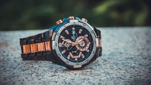 Męskie zegarki szwajcarskie - jak należy je nosić?