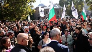 KOLEJNY KRAJ protestuje przeciwko SEGREGACJI! 