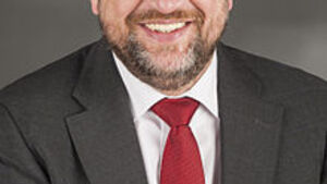 Zakłócali obchody rocznicy chrztu, wsparł ich Martin Schultz