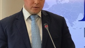 Doradca Marine Le Pen: To obłęd UE, a nie patriotyzm, stanowi zagrożenie dla pokoju