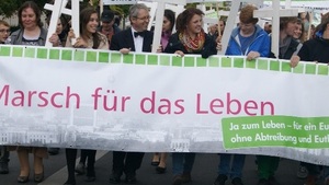 TRANSSEKSUALIŚCI atakują Marsz dla Życia w Berlinie. ZDJĘCIA!