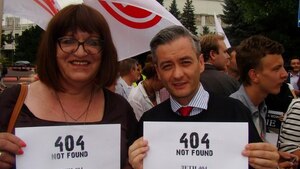 Biedroń pochyla się nad losem biednych gejów ukrywających się w PiS-ie