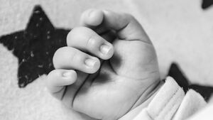 PRZERAŻAJĄCE! "Uzdrowicielka" złamała kark 4 miesięcznemu dziecku