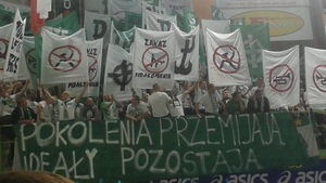 Pokolenia przemijają - ideały pozostają. Wspaniała postawa kibiców siatkówki!