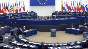 Czy wiązać fundusze unijne z praworządnością?
