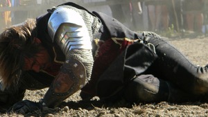 "Zabijcie wszystkich! Bóg rozpozna swoich" - o pewnym zdaniu, które nigdy nie padło