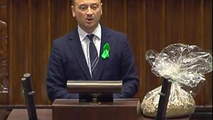Sławomir Nitras chciał dać Jarosławowi Kaczyńskiemu worek trocin