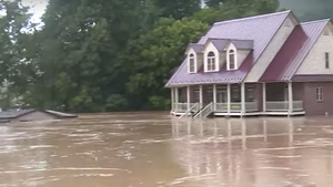 Przerażające nagranie z rekordowej powodzi w Kentucky (WIDEO)