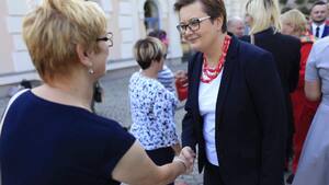 Ależ ograli Lubnauer! Sama i z długiem...